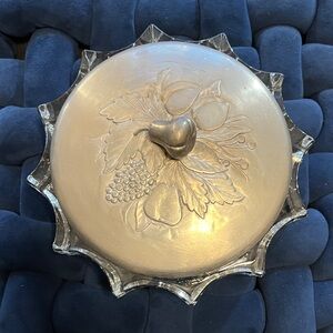 Everlast Hand-Forged Silver Metal Lid & Heavy Glass Divided Dish